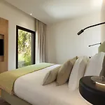 Neya Porto