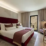 Neya Hotel 4*