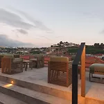 Neya Porto