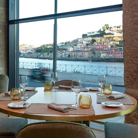 Neya Porto