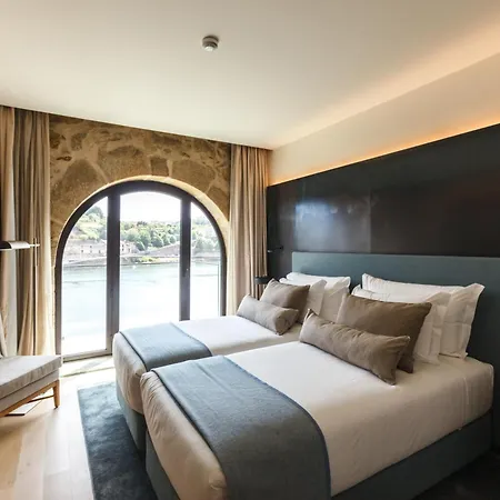 Neya Porto