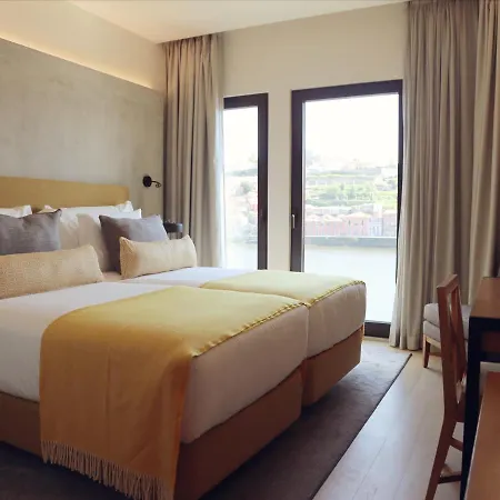Neya Hotel 4*