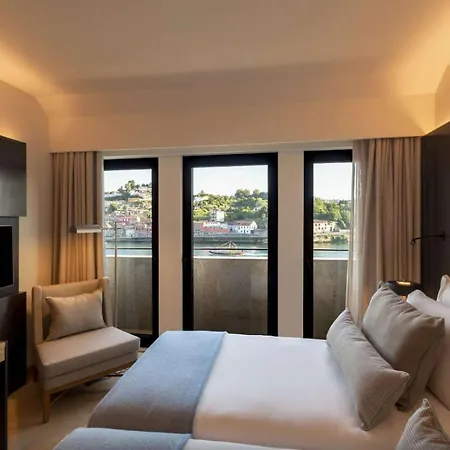 Отель Neya Порту